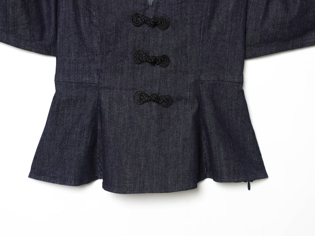 Women's short skirt style hem V-neck top