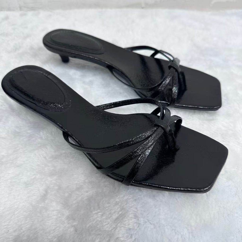 Women's new fashion high-heeled shoes with stiletto toe slippers.