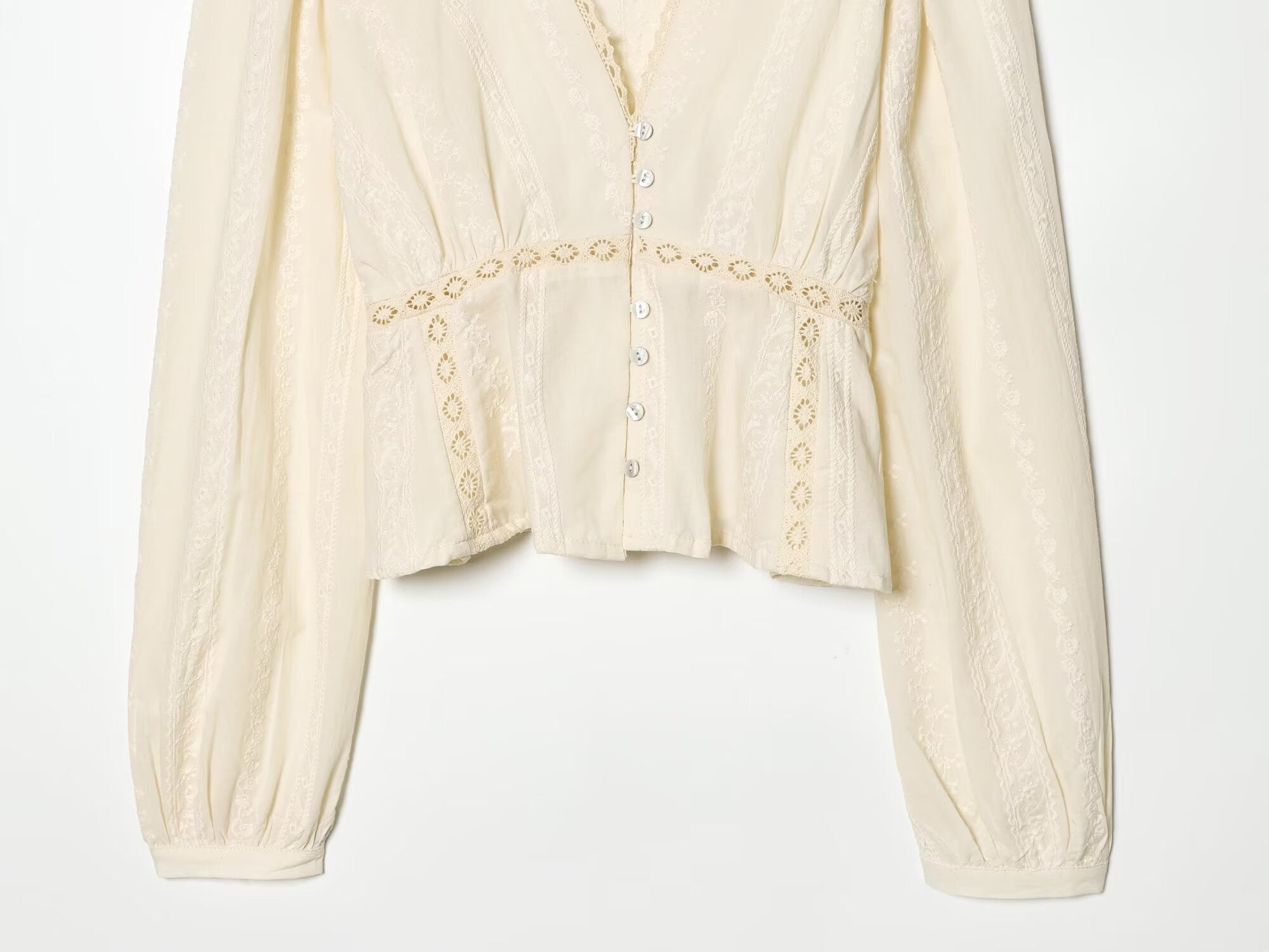 Women's short V-neck embroidered shirt