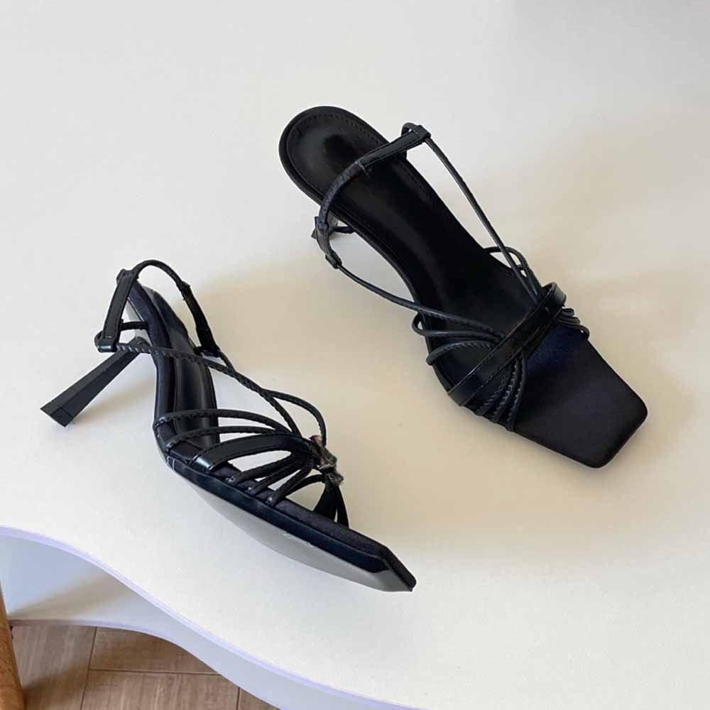 Women's new fashion rhinestone high-heeled sandals have a shoe box.