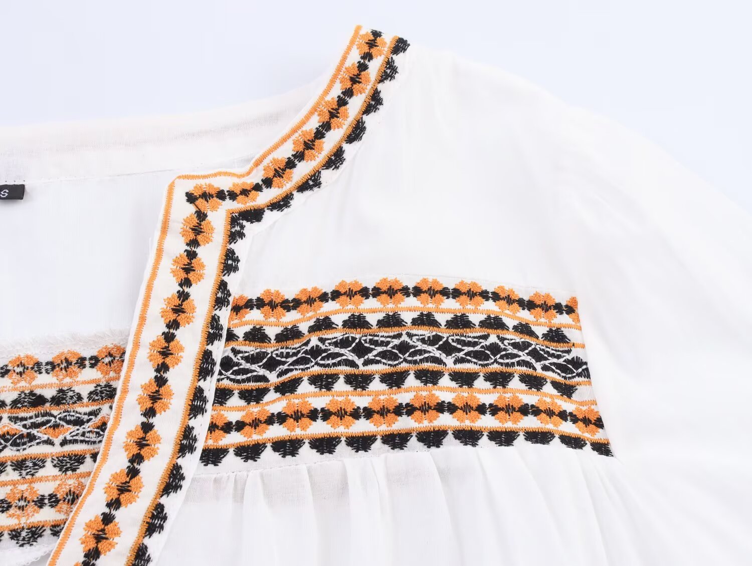 suit Women's 2 pieces casual embroidered V-neck shirt+Shorts