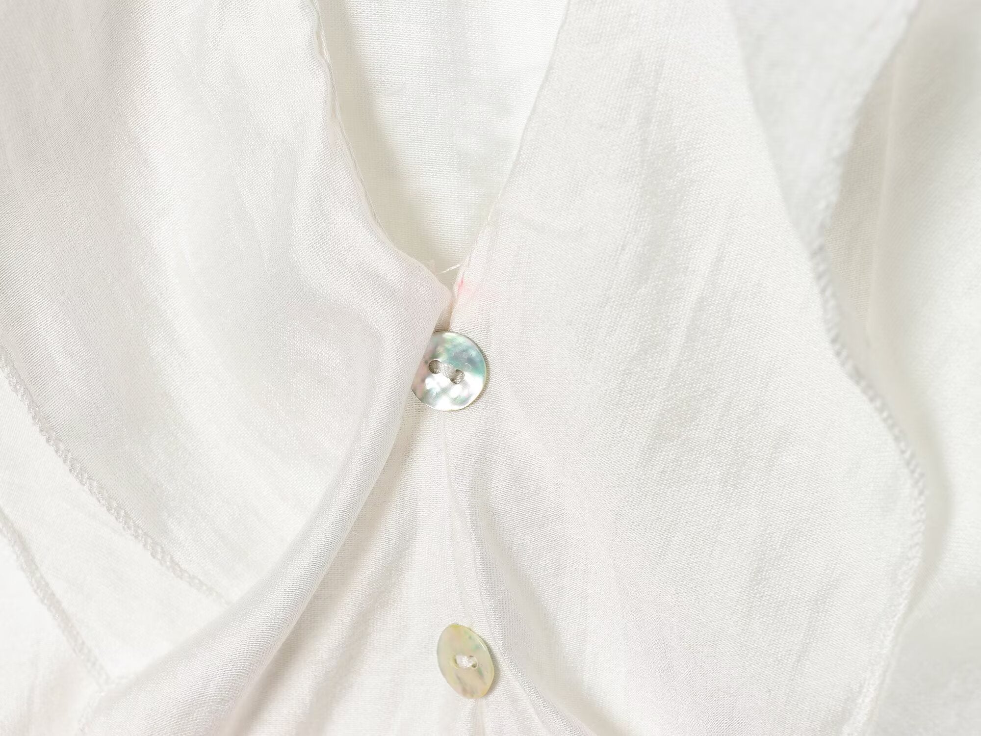 Women's layered decorative V-neck shirt
