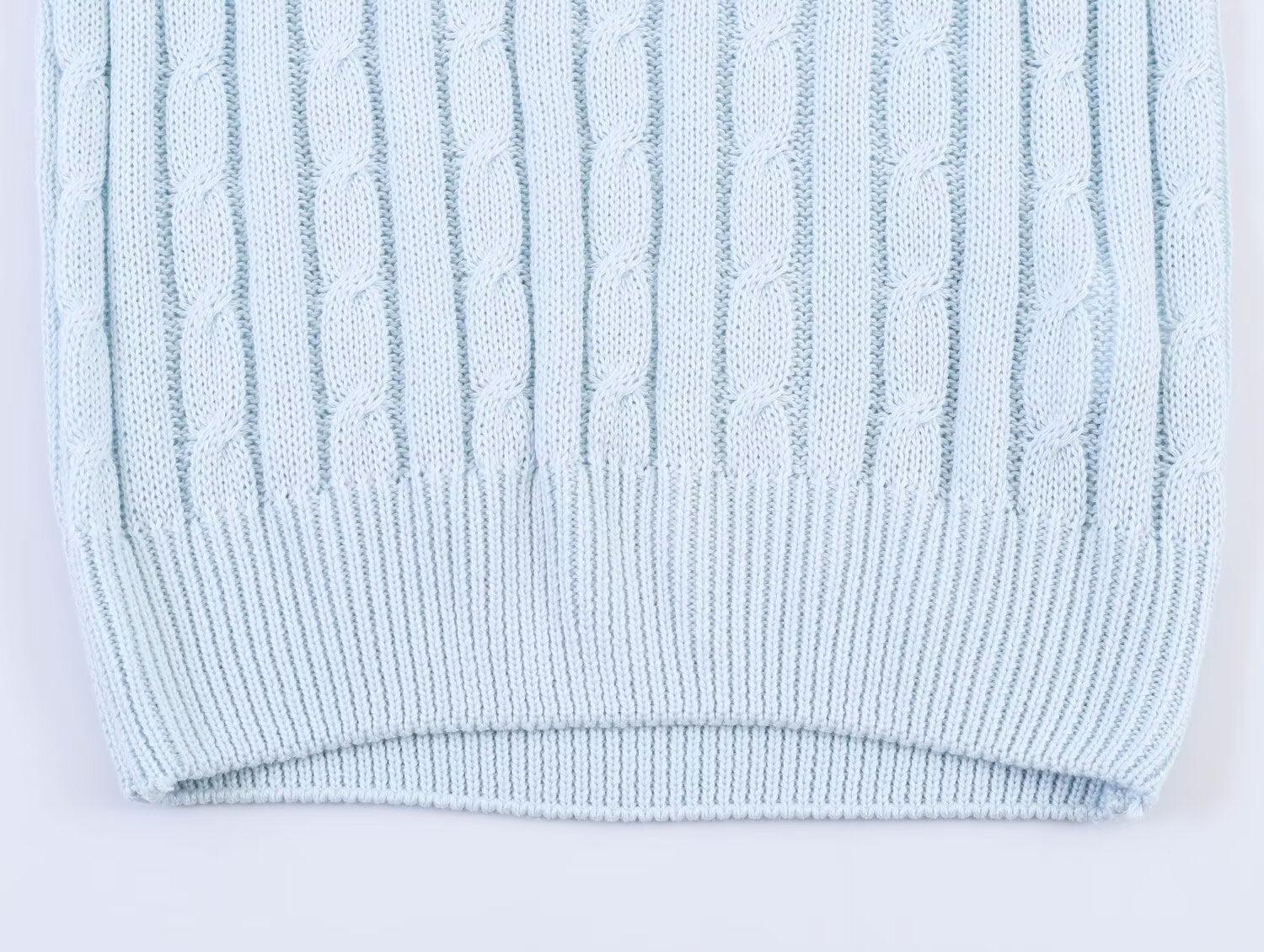 Women's contrasting fake two-piece knitted sweater